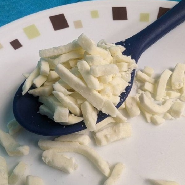 Discover the dos and don'ts of freezing string cheese