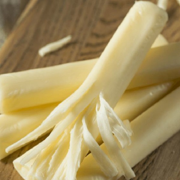 Discover the dos and don'ts of freezing string cheese