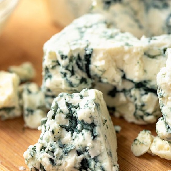 Learn how to make blue cheese at home