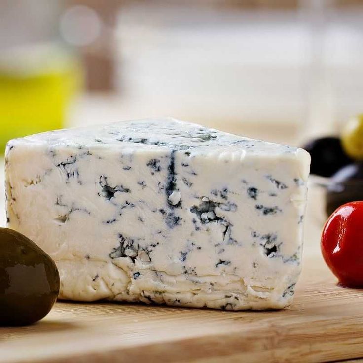 Explore the surprising health benefits of blue cheese