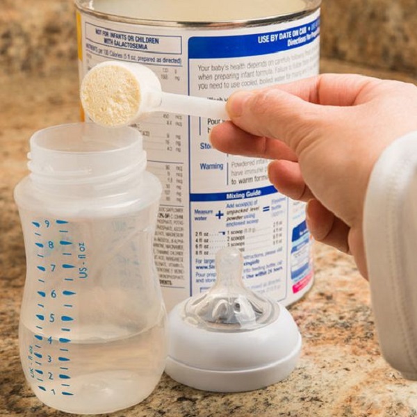 the safe duration for keeping baby formula at room temperature