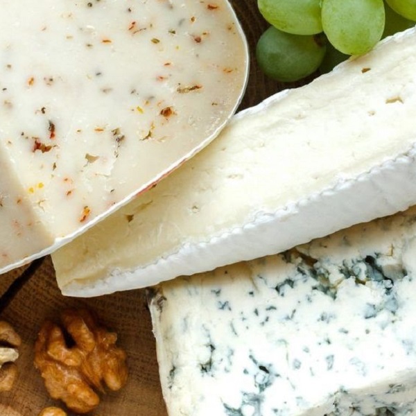 Learn how to eat goat cheese with various pairing ideas