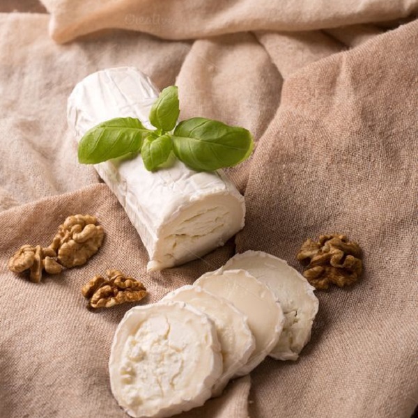 Discover the process of making delicious goat cheese