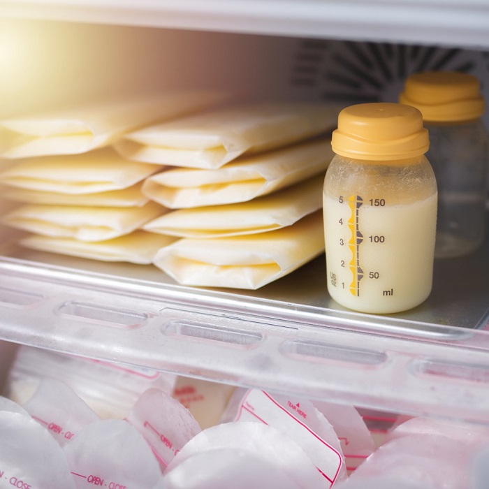 how to thaw breast milk