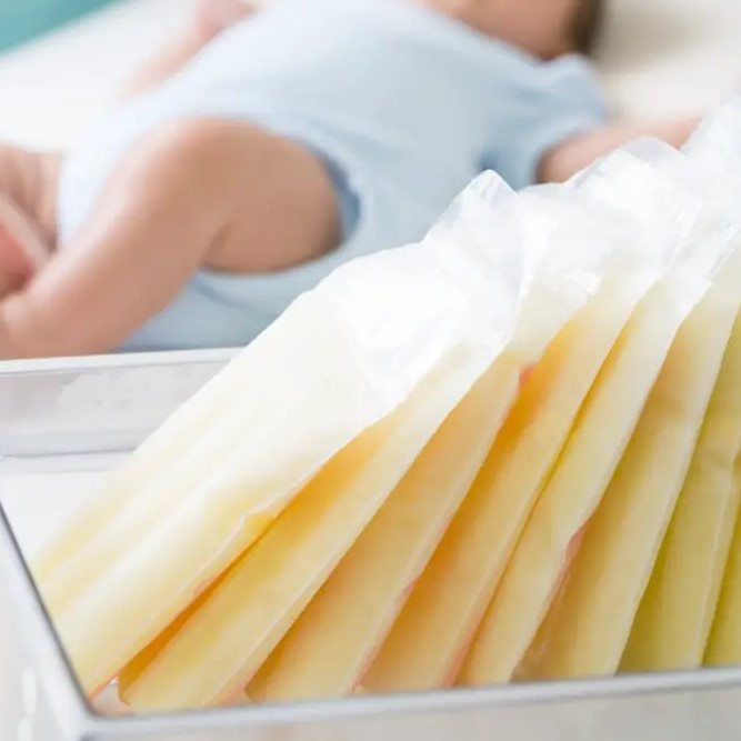 how to thaw frozen breast milk