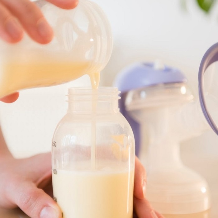 can you mix breast milk and formula