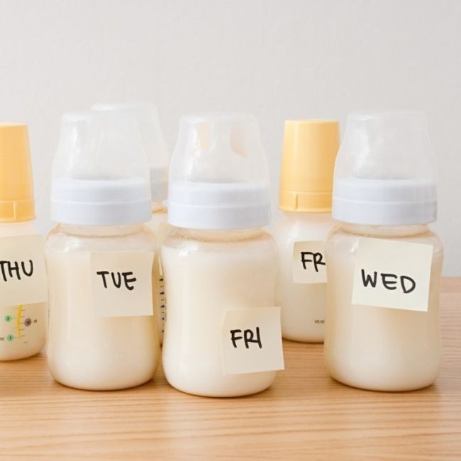 can you mix breast milk from different days