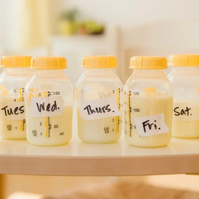 can you mix breast milk from different days